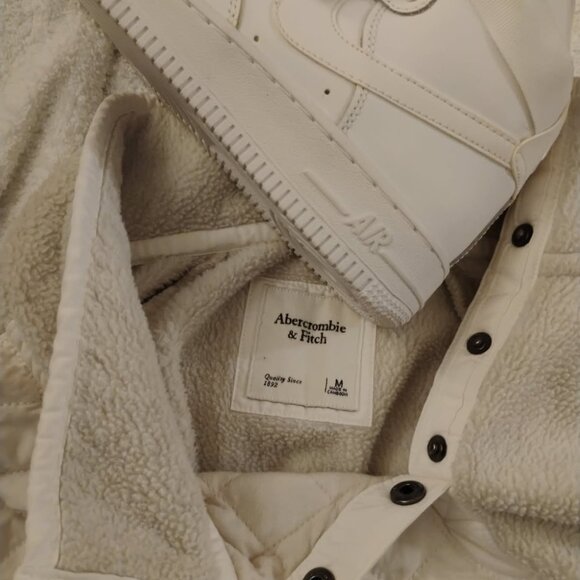 Great Deal Package $38 Abercrombie & Fitch White Fleece and Air force 1 size7 - Picture 1 of 6